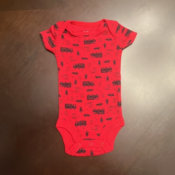 Baby boy bodysuits (3 pieces) -Child of mine Carter’s - Size Preemie- NWT - Picture 2 of 5